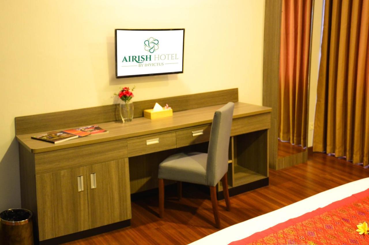 Airish Hotel Palembang Exterior photo