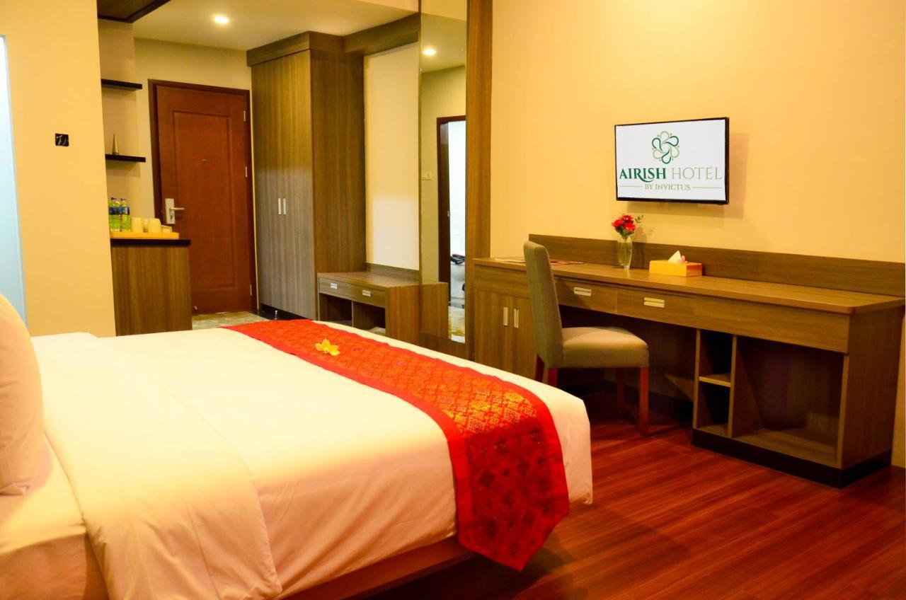 Airish Hotel Palembang Exterior photo