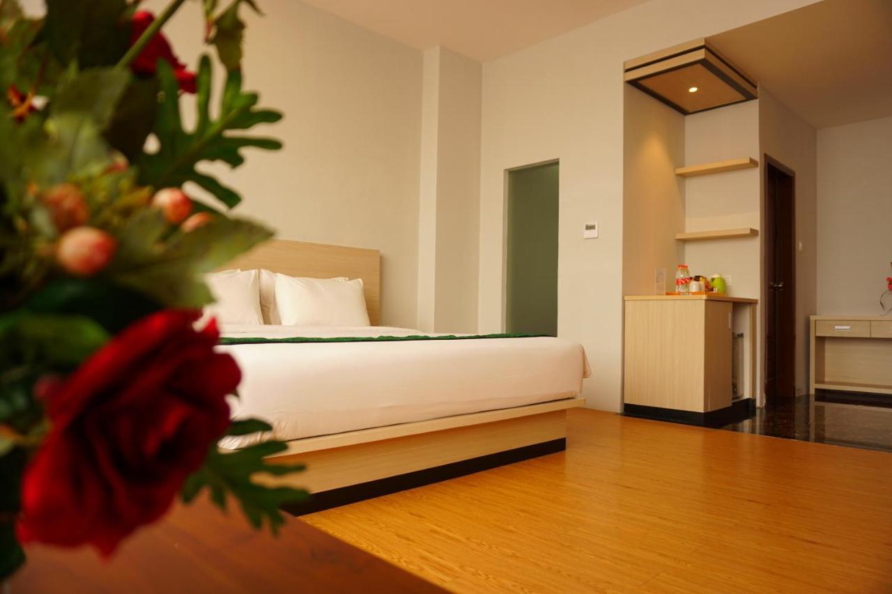 Airish Hotel Palembang Exterior photo