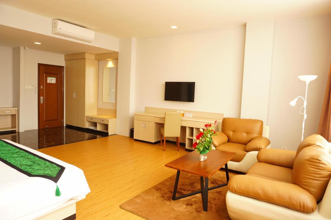Airish Hotel Palembang Exterior photo